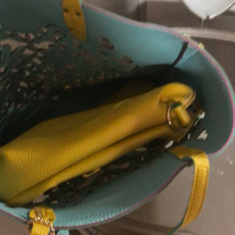 Purse - Picture 2 of 3